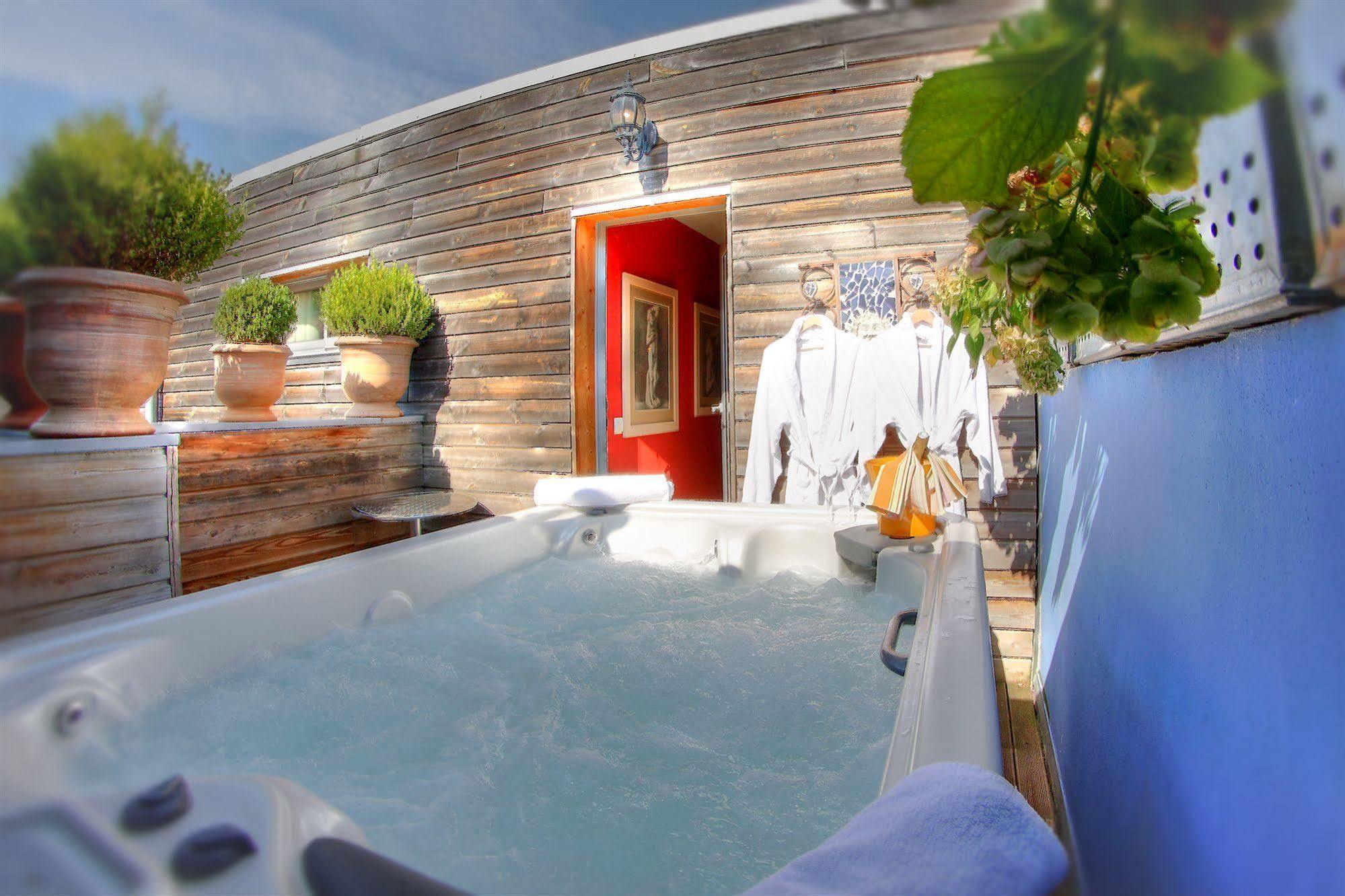 Logis Au Canard Gourmand Samatan Exterior photo